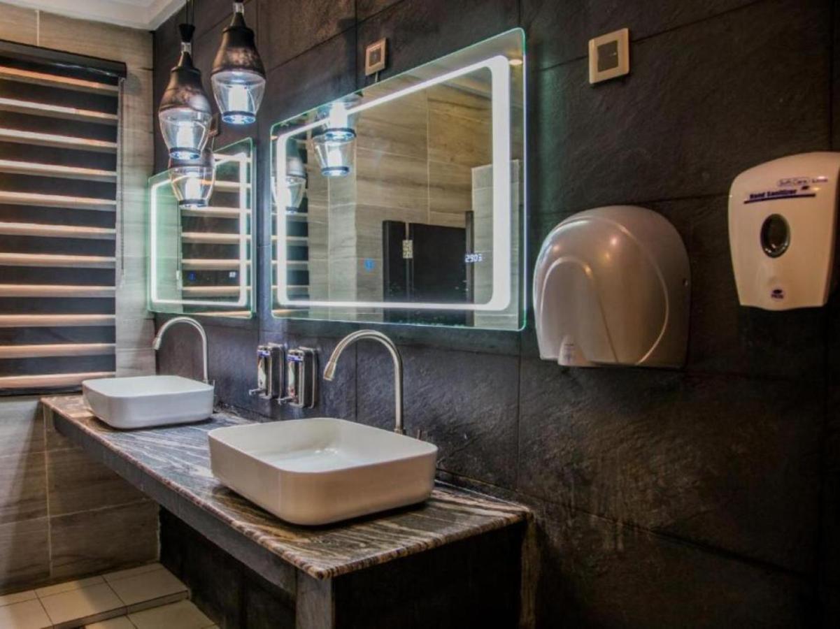 Bon Hotel Nest Ibadan Dış mekan fotoğraf